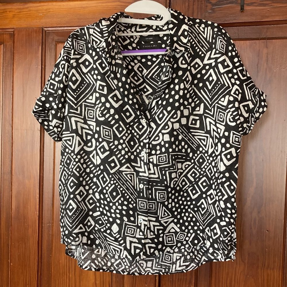 Tahari Black and White Short Sleeve Button-Down Blouse
